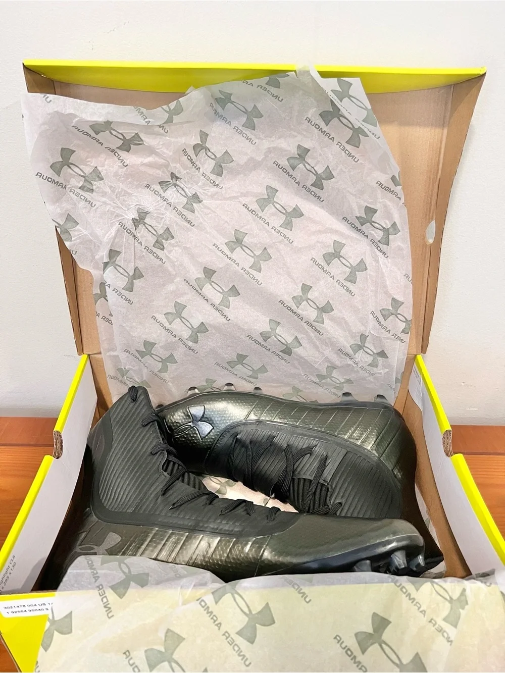 NIB Under Armour Mens Black Highlight MC Football Cleats Size 14 MSRP $130